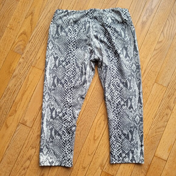 Public Myth Capri Jegging Snake Print Workout Pant M - Picture 5 of 9